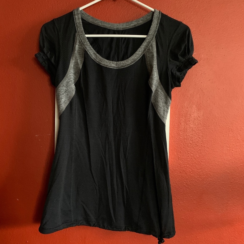 Lululemon Revitalize Tech Short Sleeve Top size 2